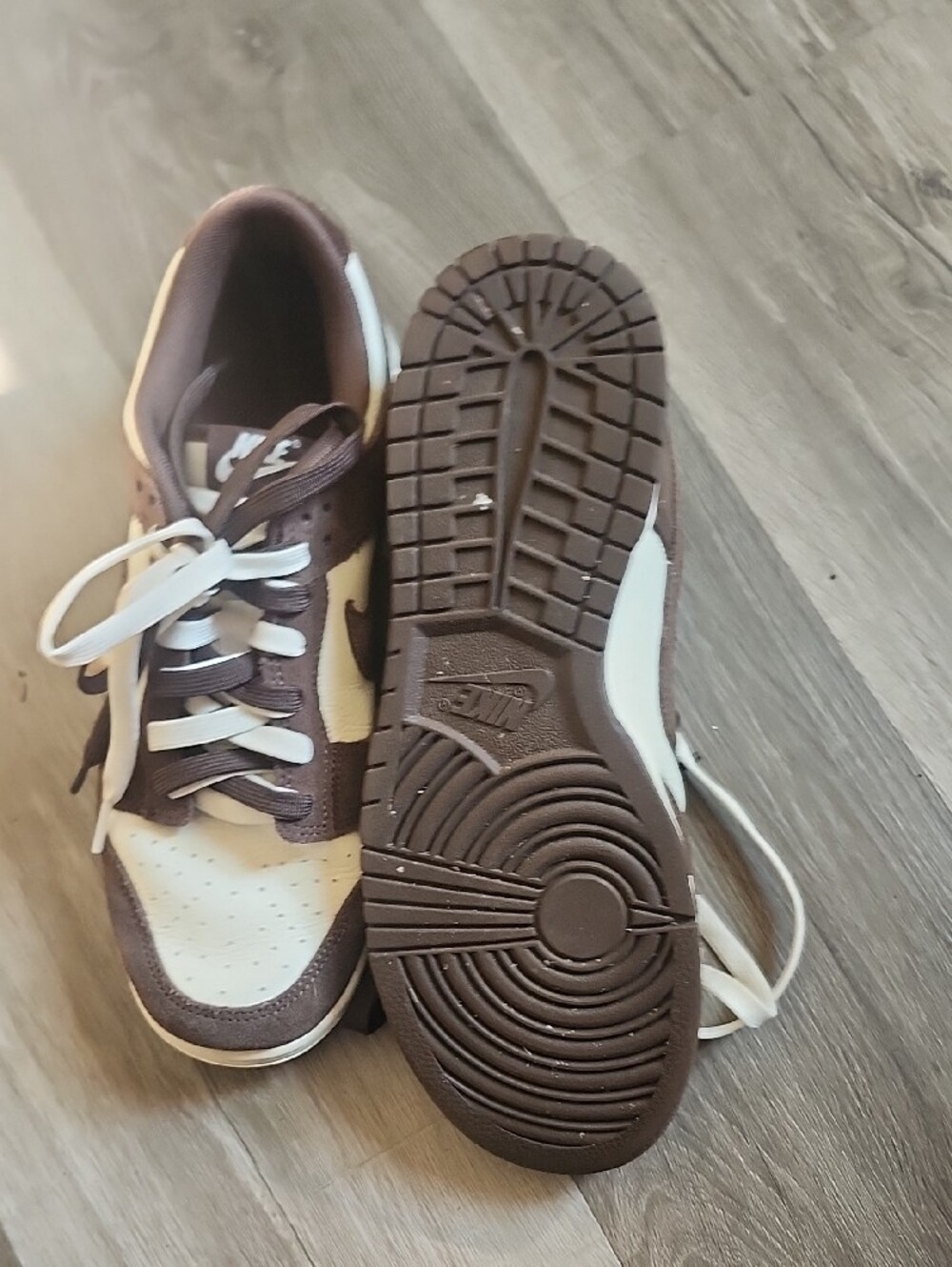 Nike Low-Top Sneakers in Brown and White with Suede Overlays - Picture 3 of 7